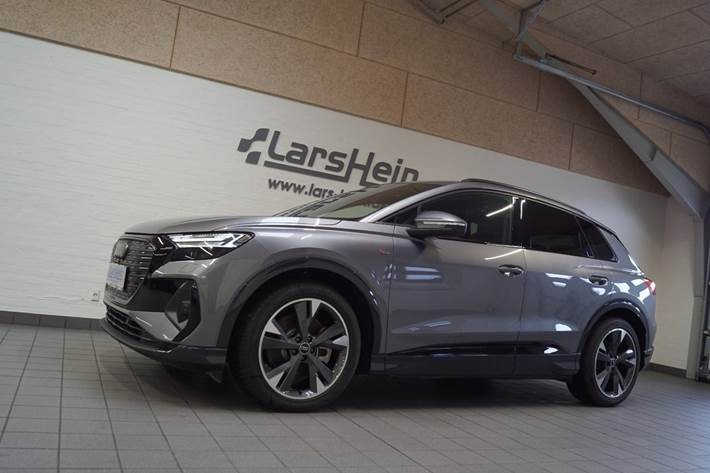 Grå Audi Q4 e-tron fra 2024