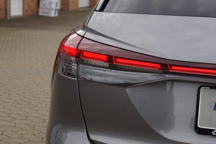 Grå Audi Q4 e-tron fra 2024