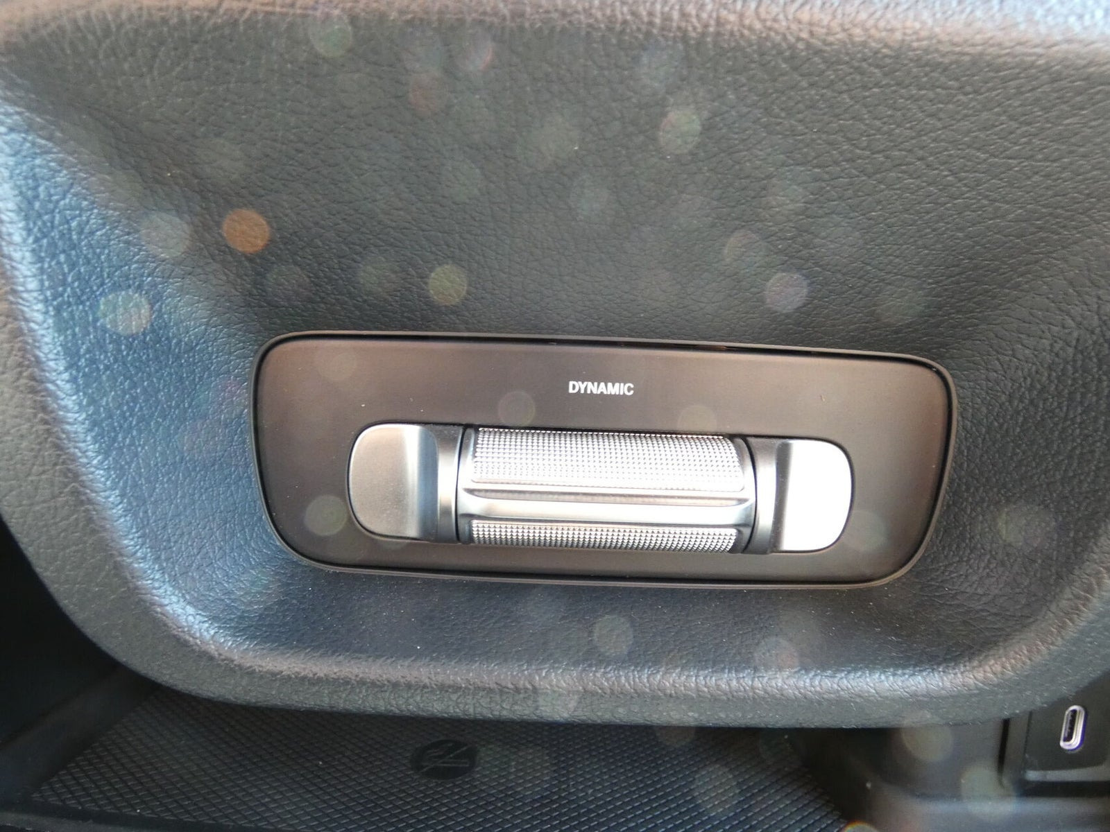 Hvid Mercedes Vito 114 fra 2025