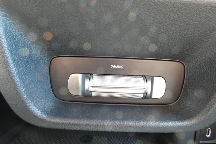 Hvid Mercedes Vito 114 fra 2025