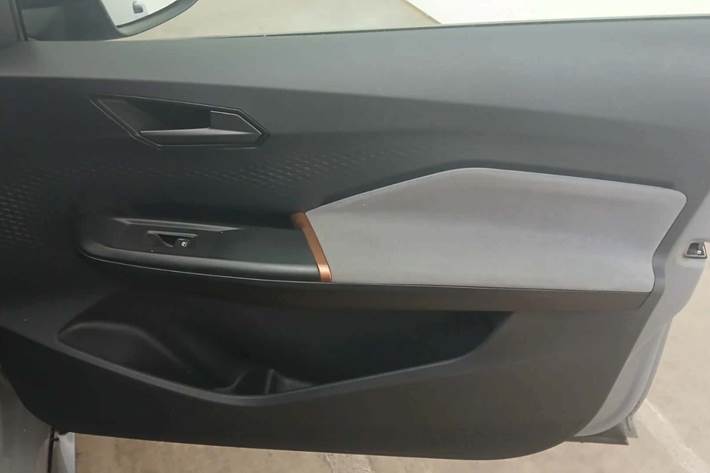Grå Cupra Born fra 2023