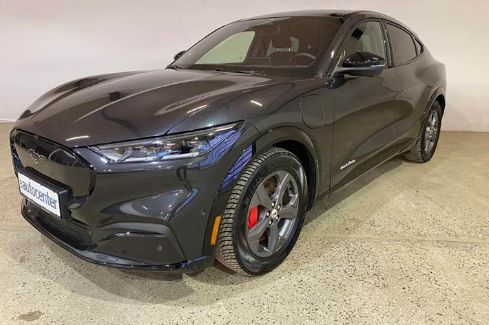 Rød Ford Mustang Mach-E fra 2022