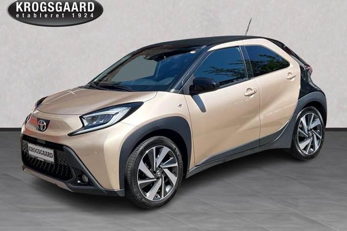 Beige Toyota Aygo X fra 2023
