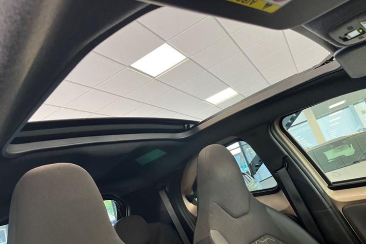 Beige Toyota Aygo X fra 2023