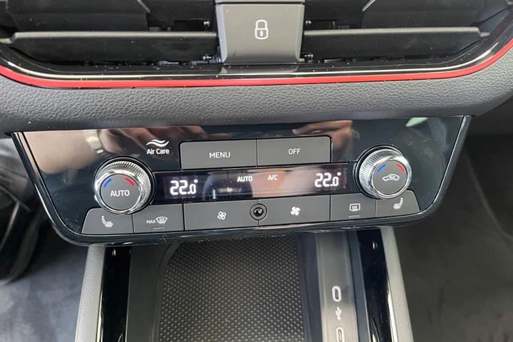 Grå Skoda Kamiq fra 2027