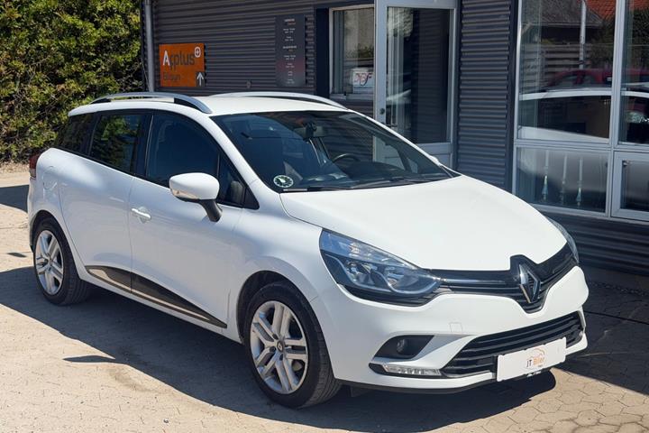 Hvid Renault Clio IV fra 2018 set udefra