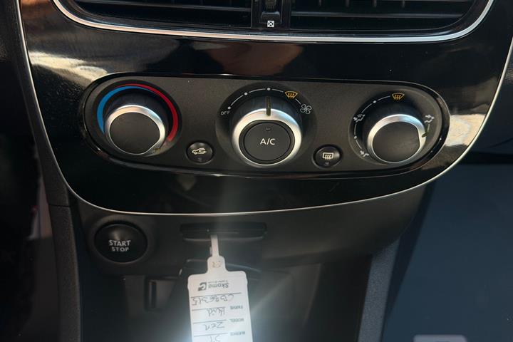 Hvid Renault Clio IV fra 2018