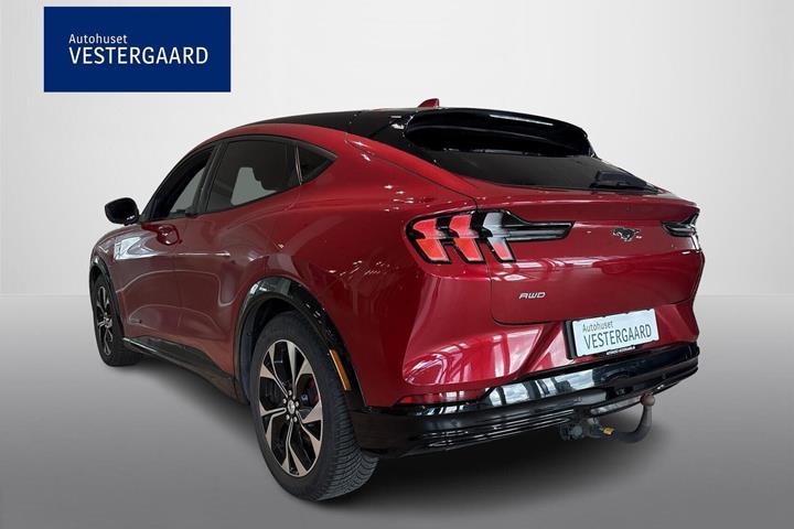 Rød Ford Mustang Mach-E fra 2021