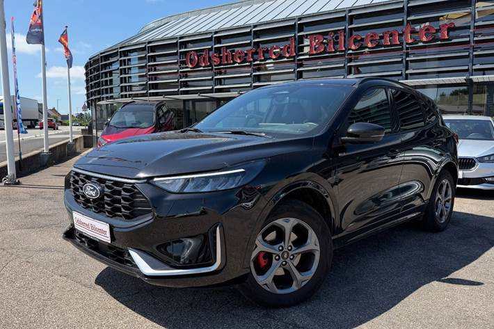 Sort Ford Kuga fra 2024