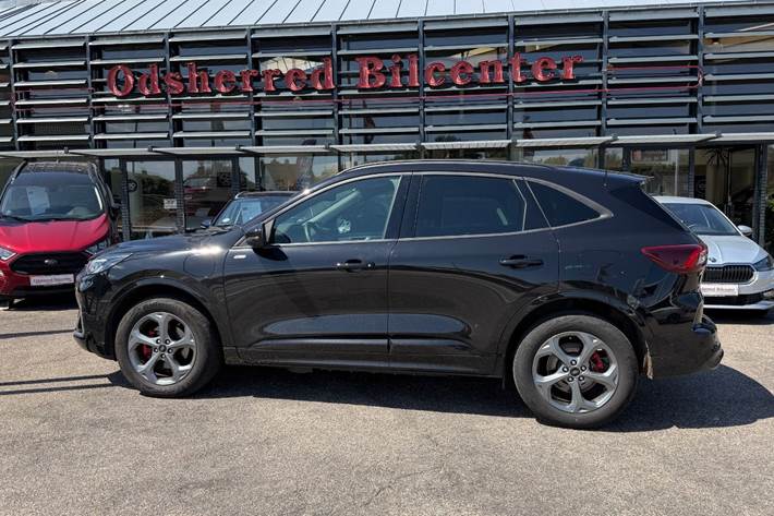 Sort Ford Kuga fra 2024