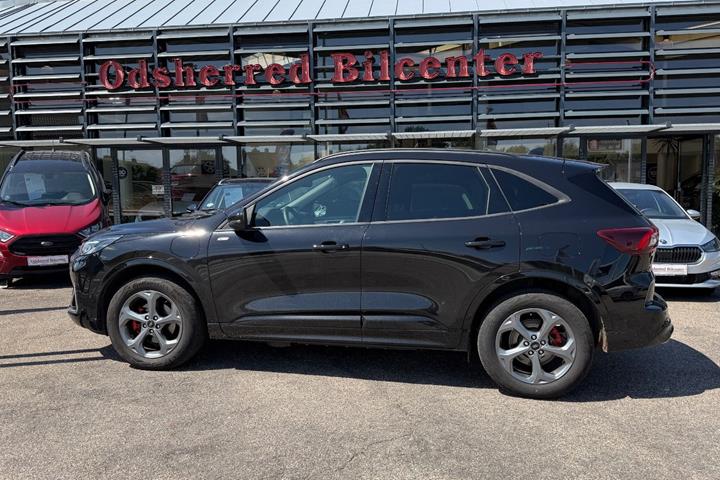 Sort Ford Kuga fra 2024