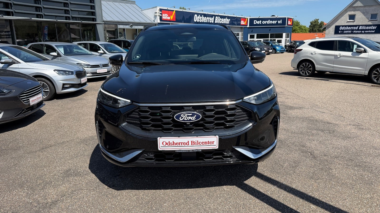 Sort Ford Kuga fra 2024