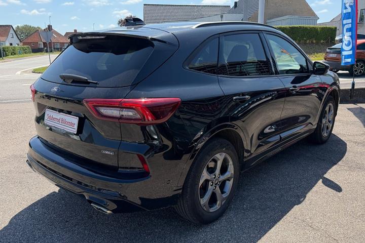 Sort Ford Kuga fra 2024