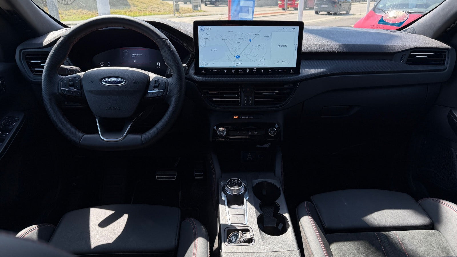 Sort Ford Kuga fra 2024