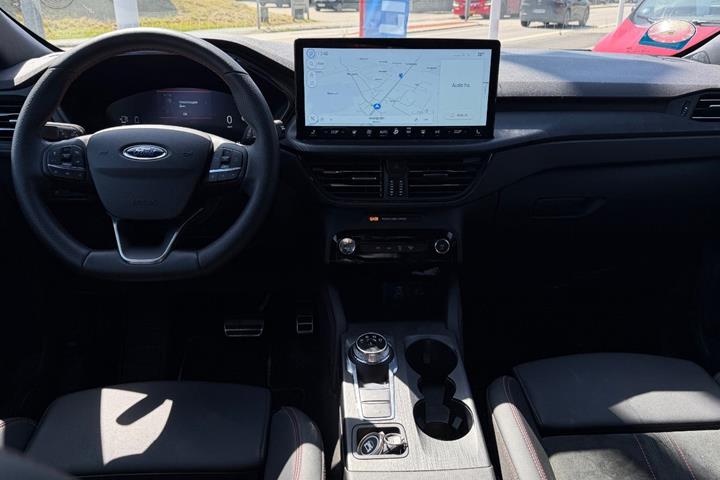Sort Ford Kuga fra 2024