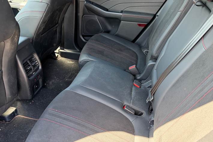 Sort Ford Kuga fra 2024