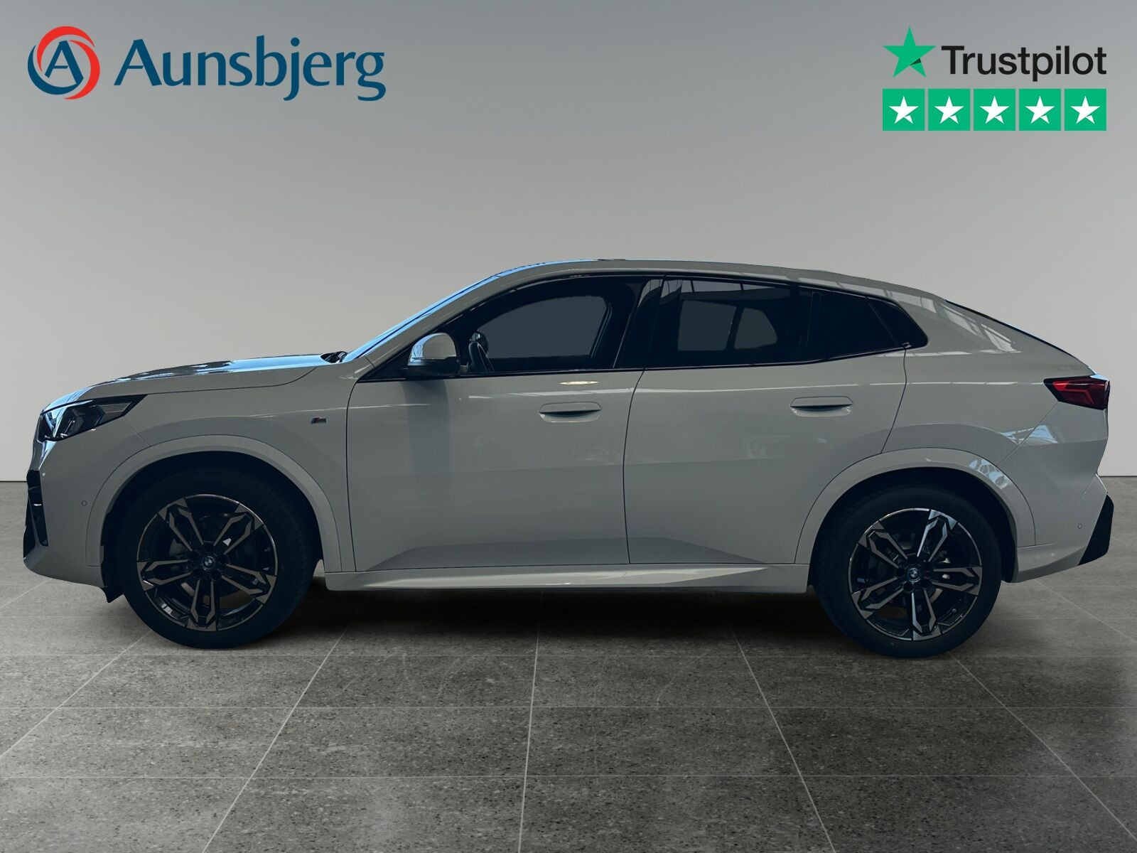 Hvid BMW iX2 fra 2025