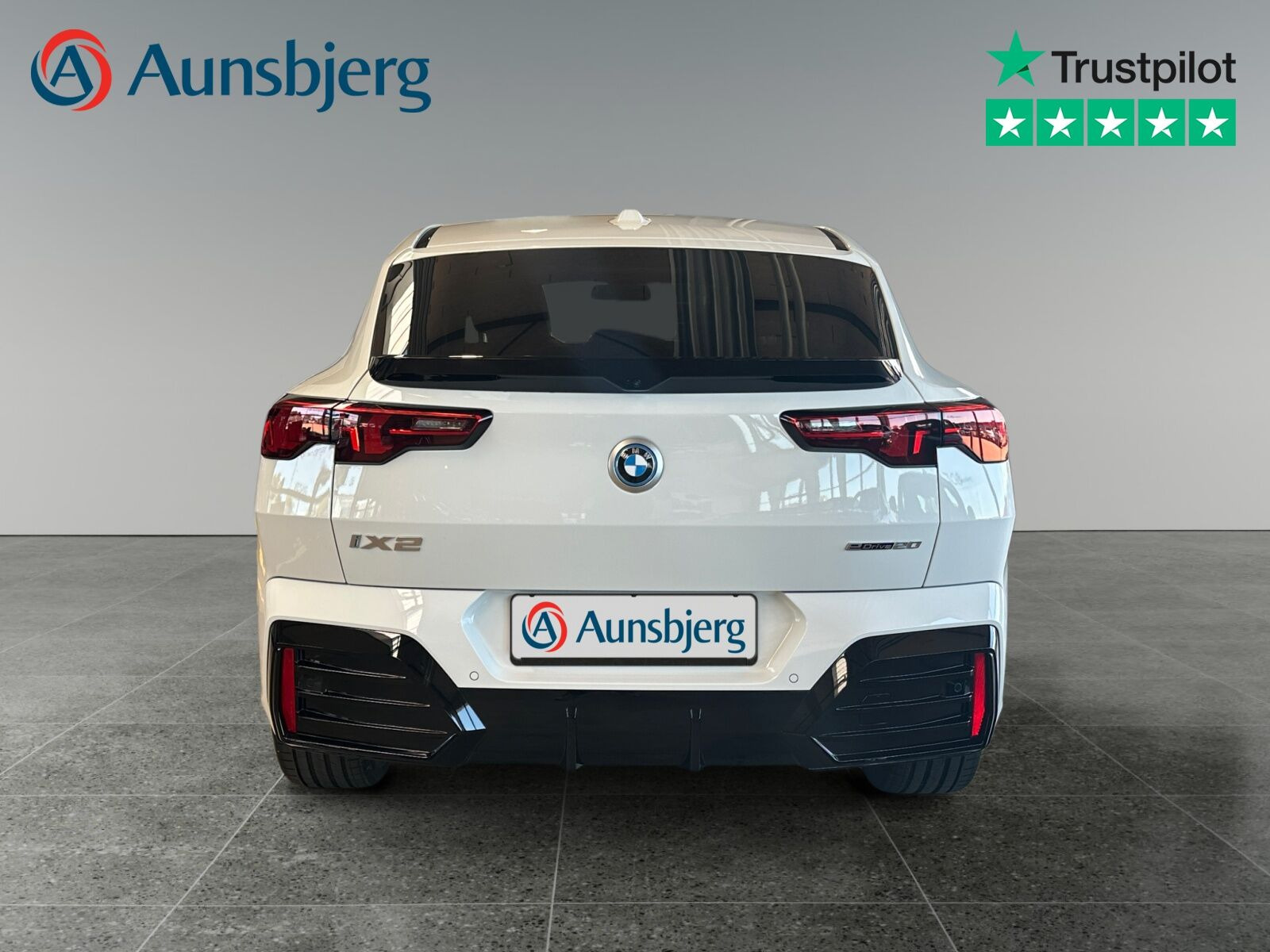 Hvid BMW iX2 fra 2025