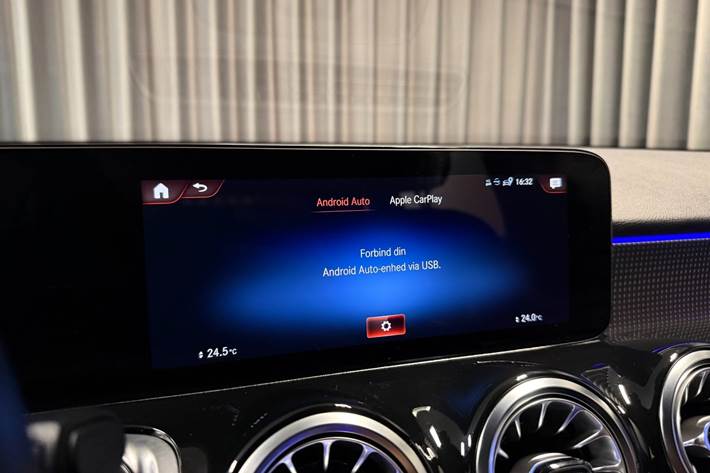 Sort Mercedes EQB250+ fra 2023