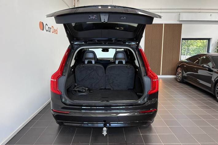 Sort Volvo XC90 fra 2023