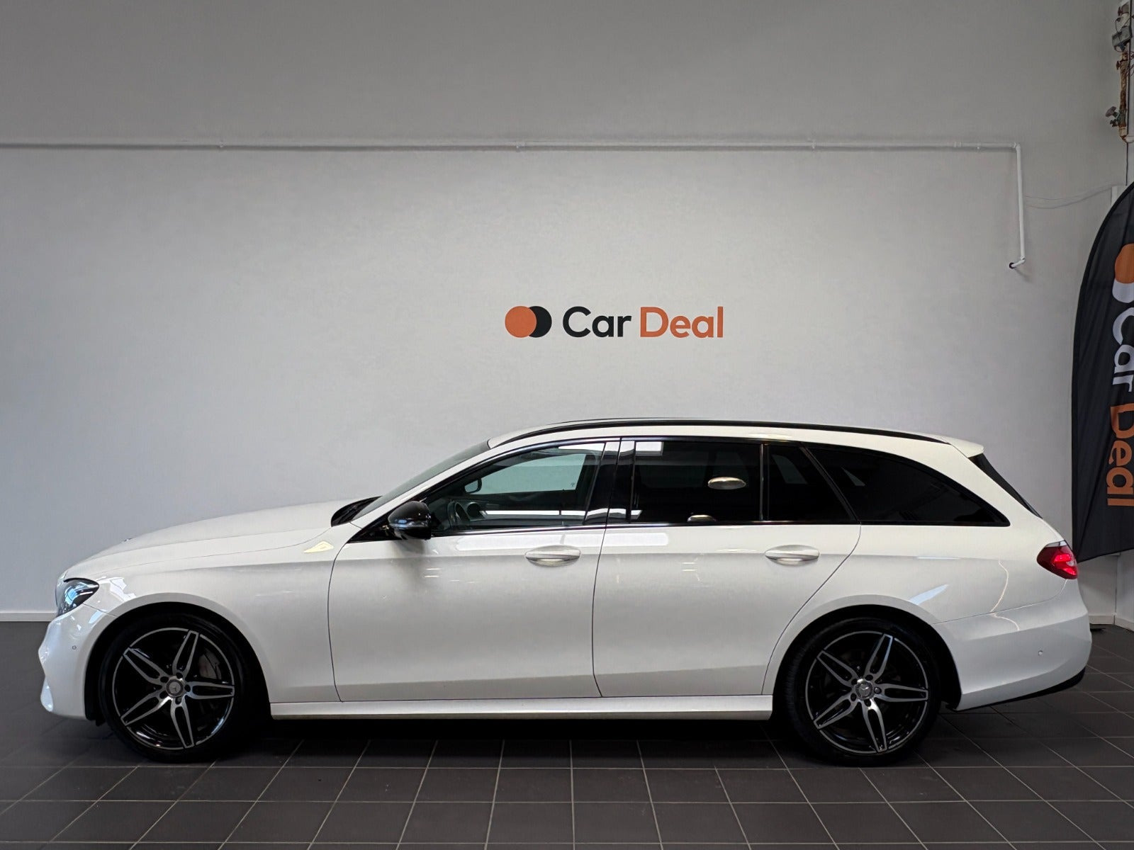 Hvid Mercedes E220 d fra 2017