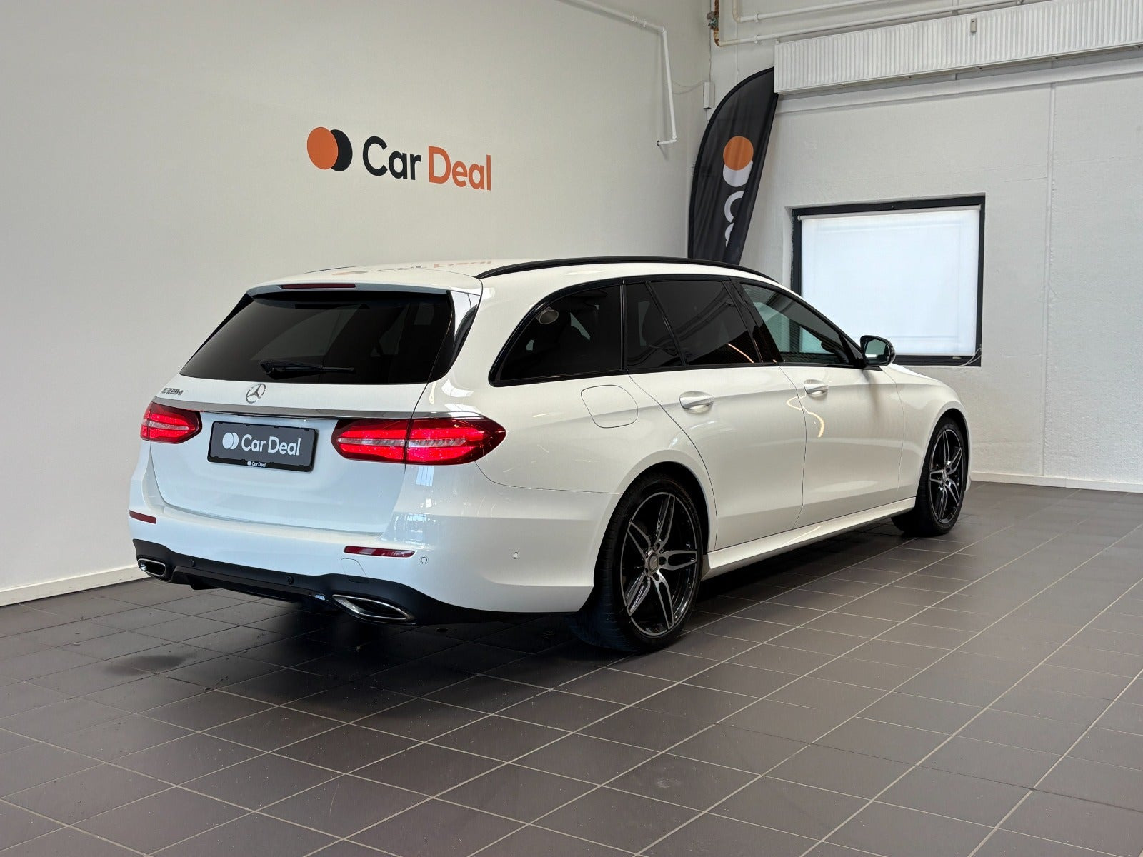 Hvid Mercedes E220 d fra 2017