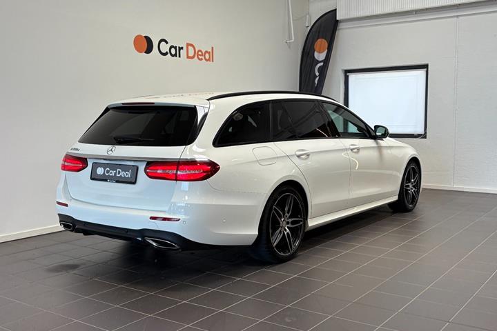 Hvid Mercedes E220 d fra 2017