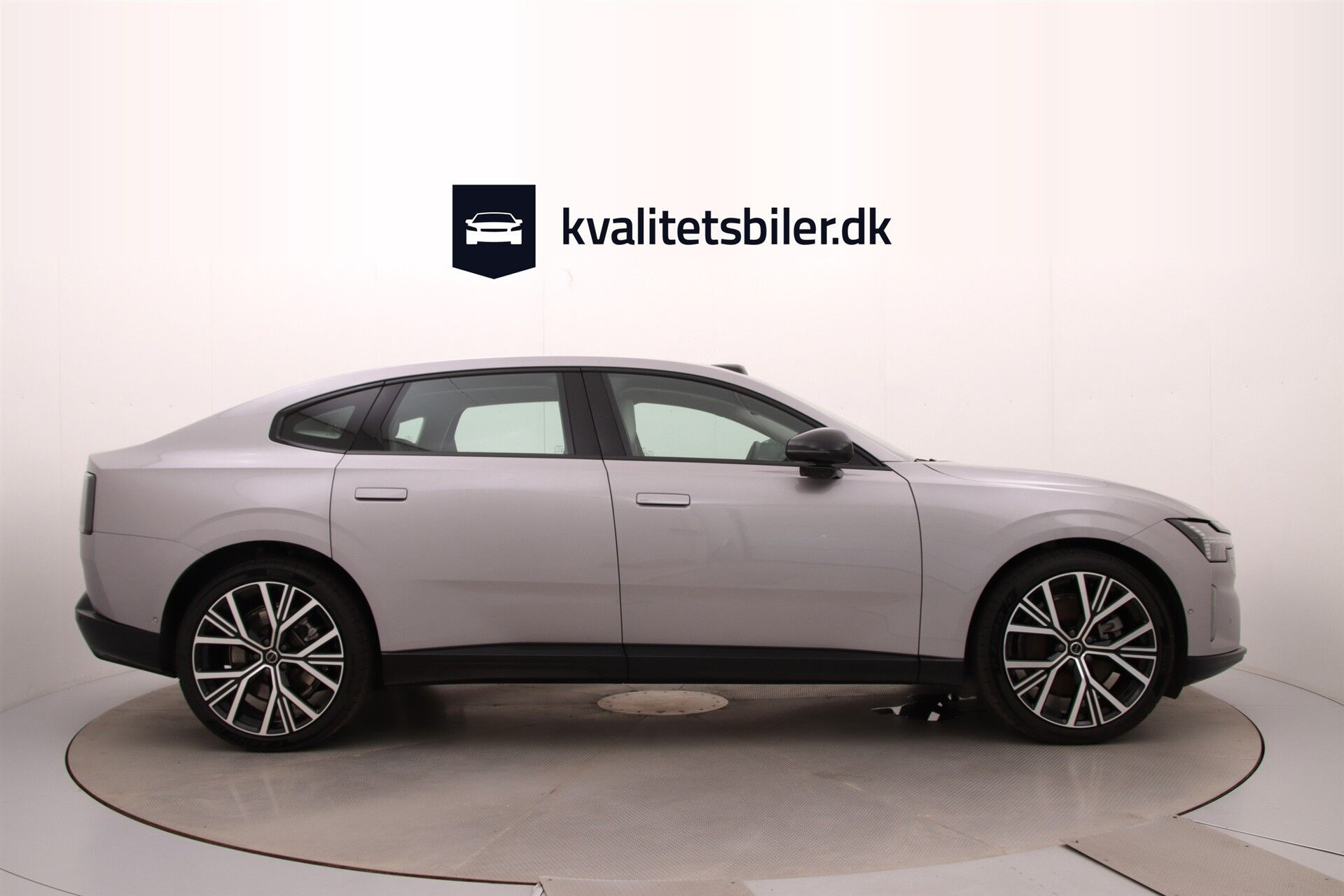 Sølv Volvo ES90 fra 2025