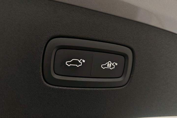 Sølv Volvo ES90 fra 2025