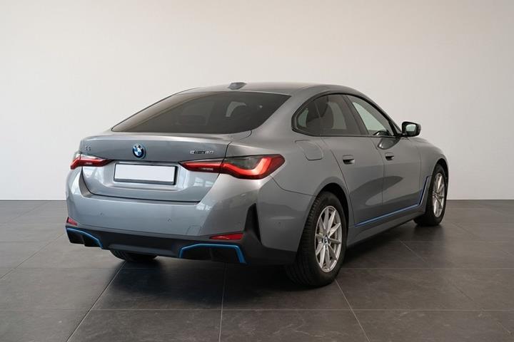 Grå BMW i4 fra 2022