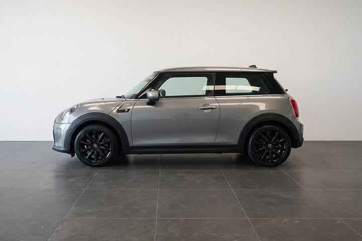 Sølv Mini Cooper fra 2023