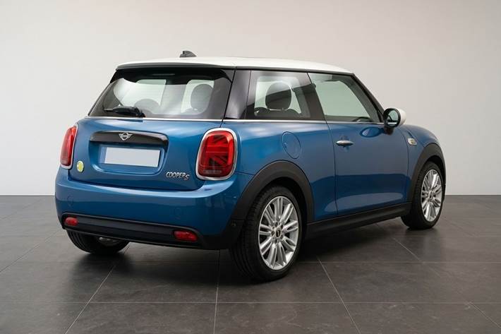 Blå Mini Cooper fra 2023