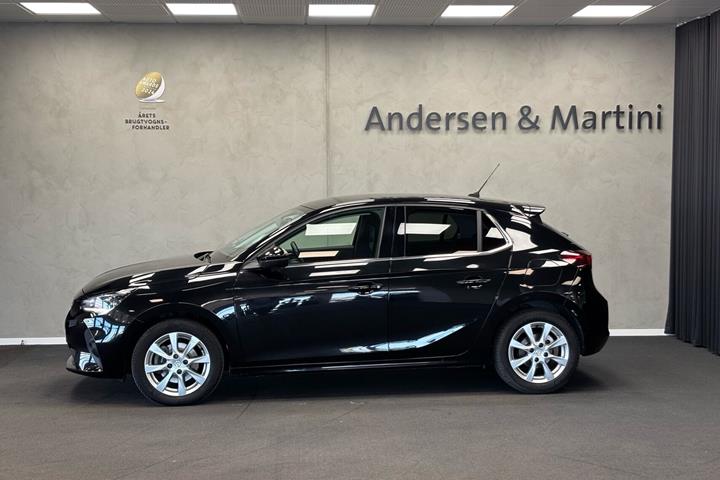 Sort Opel Corsa fra 2020