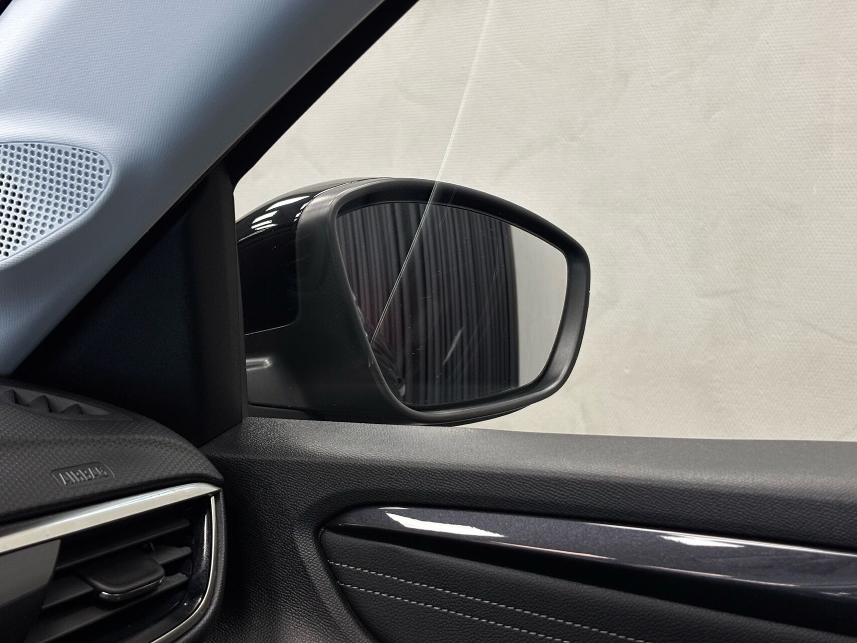 Sort Opel Corsa fra 2020