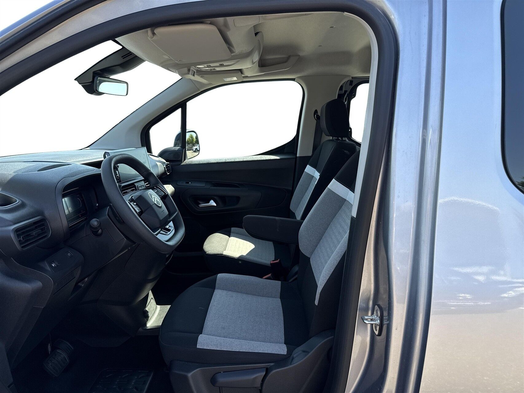 Grå Citroën ë-Berlingo fra 2025
