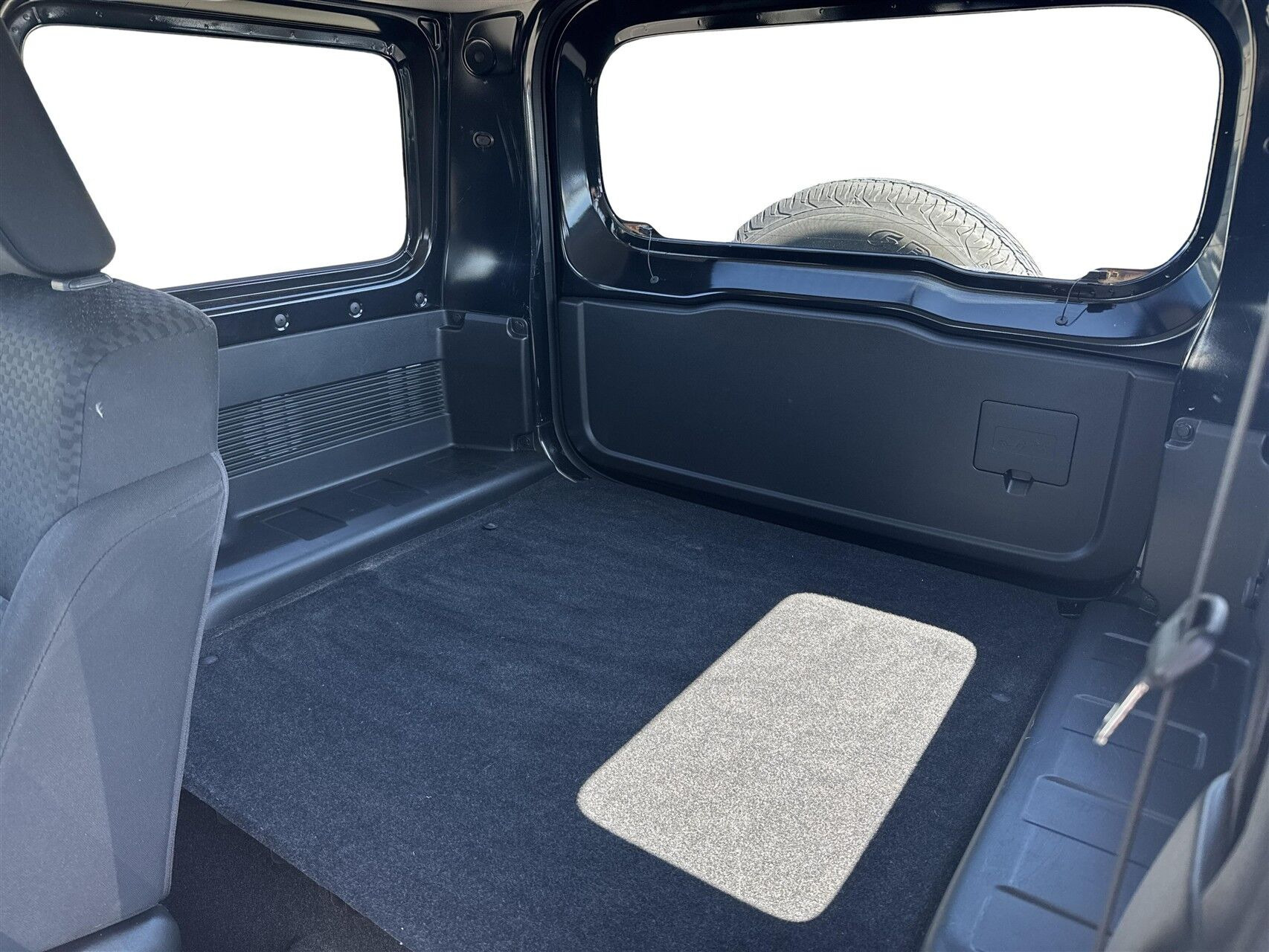 Sort Suzuki Jimny fra 2023