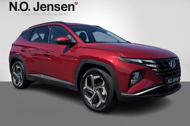 Rød Hyundai Tucson fra 2023 set udefra