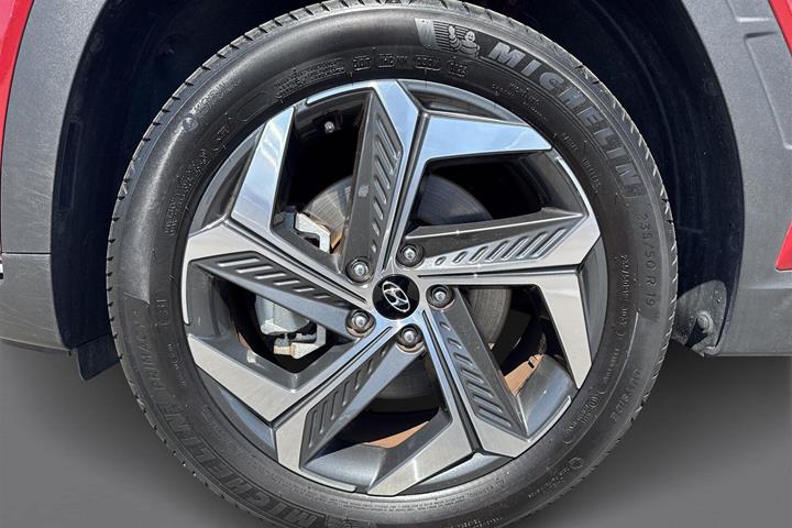 Rød Hyundai Tucson fra 2023