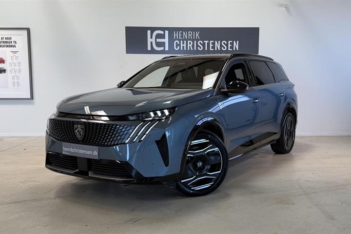 Blå Peugeot e-5008 fra 2025 set udefra