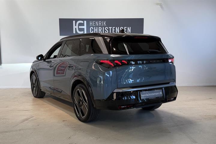 Blå Peugeot e-5008 fra 2025