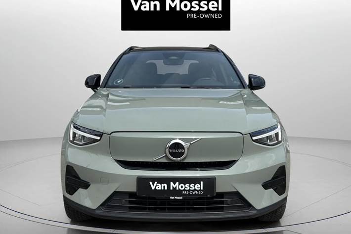 Grøn Volvo XC40 fra 2023