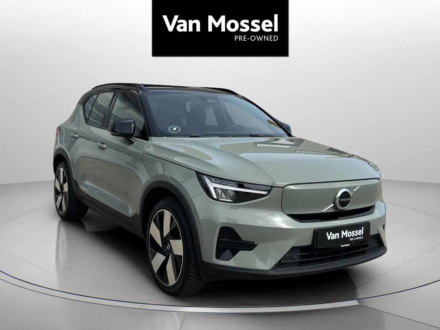 Grøn Volvo XC40 fra 2023