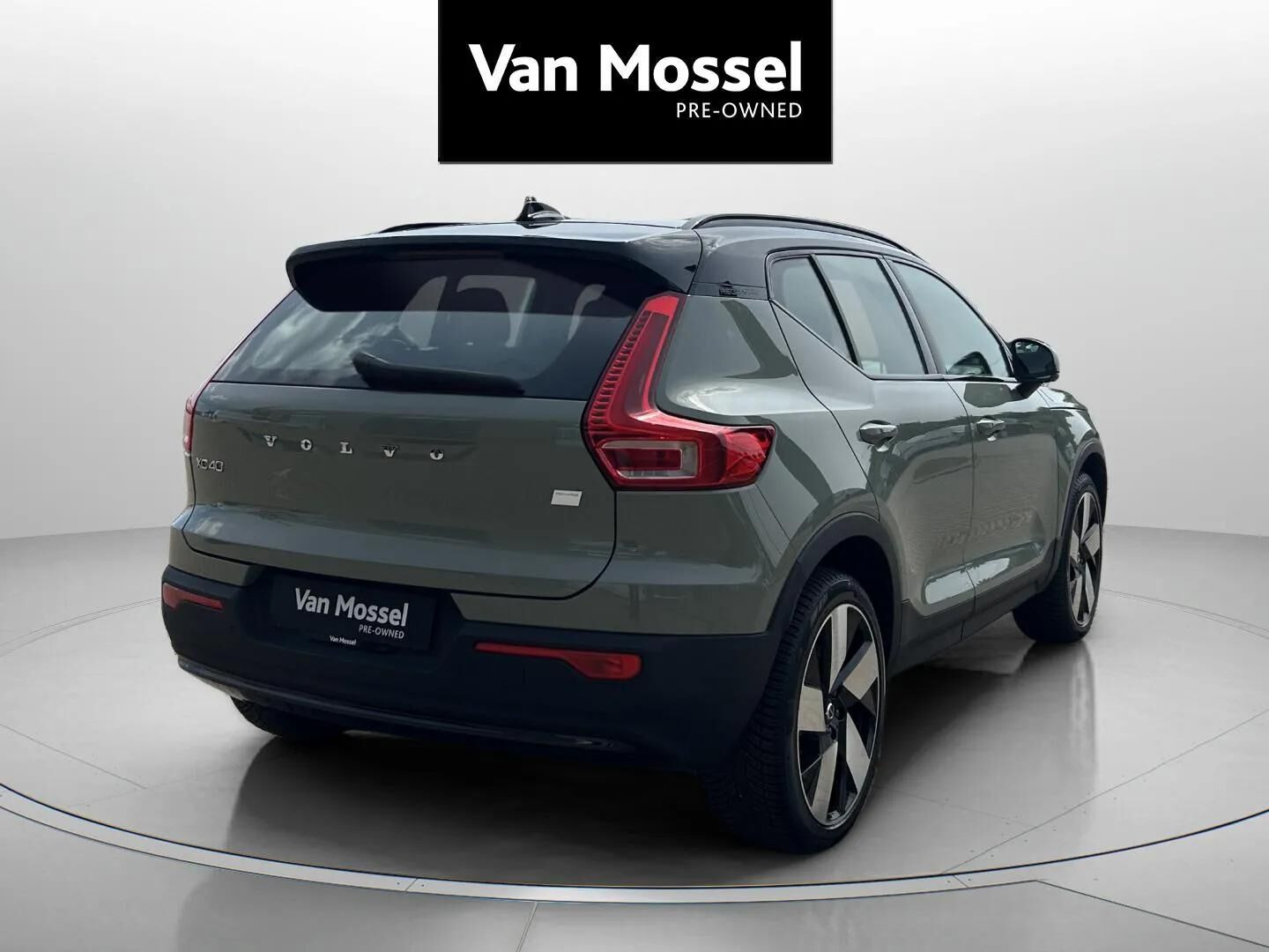 Grøn Volvo XC40 fra 2023