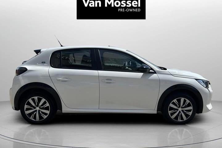 Hvid Peugeot e-208 fra 2022