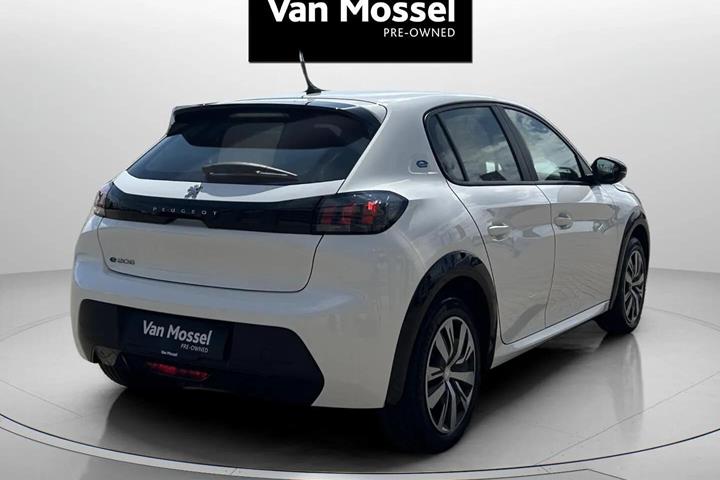 Hvid Peugeot e-208 fra 2022