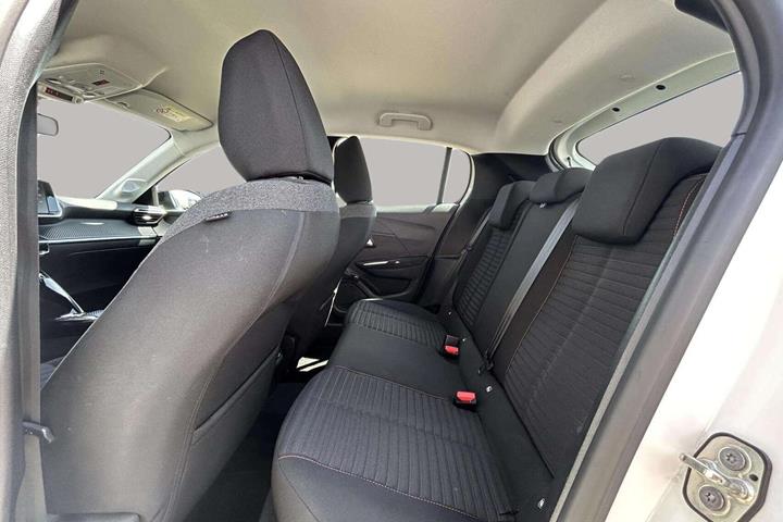 Hvid Peugeot e-208 fra 2022