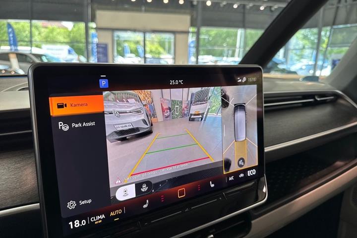 Beige VW ID.Buzz fra 2025
