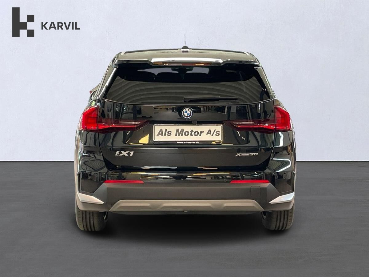 Sort BMW iX1 fra 2023