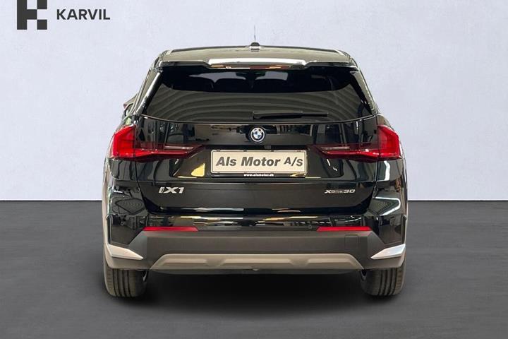 Sort BMW iX1 fra 2023