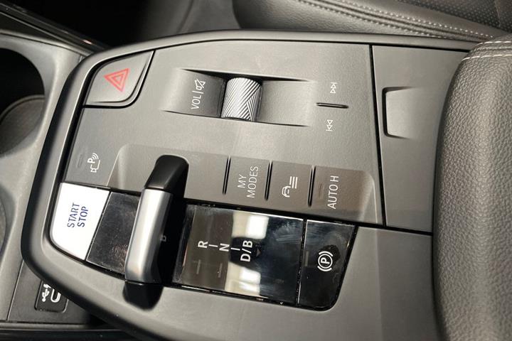 Sort BMW iX1 fra 2023